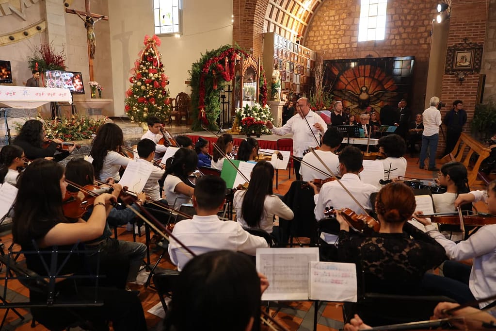 Coros y Orquestas Infantiles de Morelia ofrecen emotivo concierto navideño