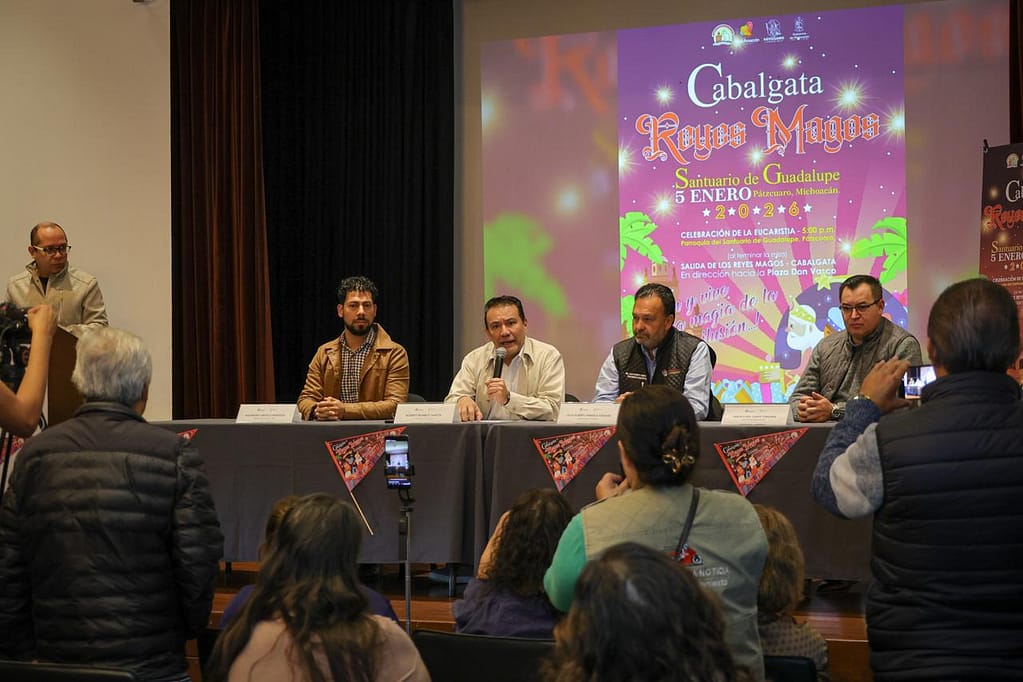 cabalgata reyes magos en patzcuaro