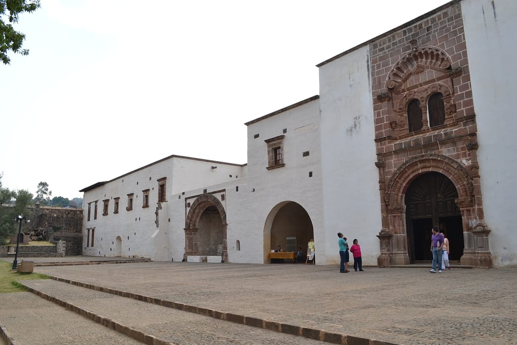 Templo y Ex Convento de Santa Ana en Tzintzuntzan