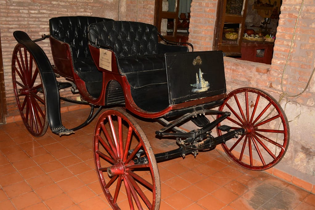 Antiguo carruaje del museo de la calle real en Morelia