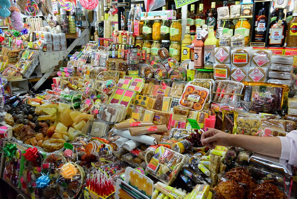 Mercado de Dulces y Artesanías