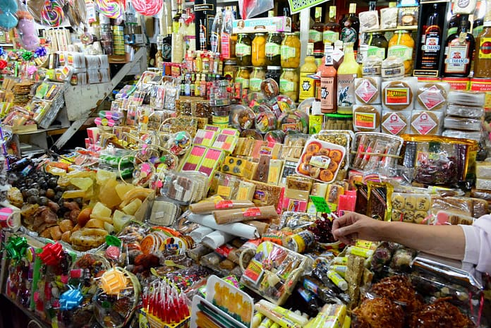 Mercado de dulces y artesanías en Morelia
