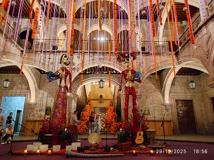 palacio de justicia en Morelia en día de muertos