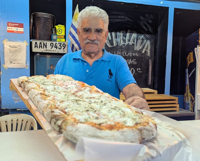 pizza uruguaya de mozarela