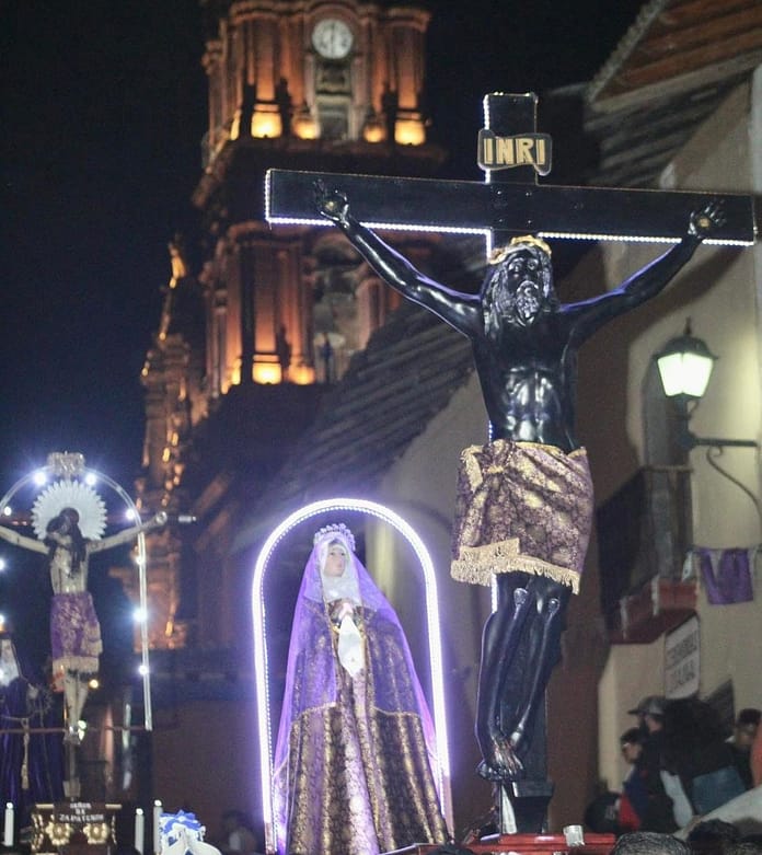 La Procesión de los Cristos en Tlalpujahua